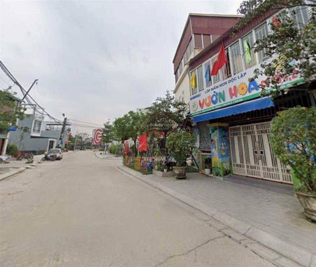 Chính chủ cần bán đất phân lô đối diện bigc ninh bình đường 15m vỉa hè dân cư đông đúc dân trí cao