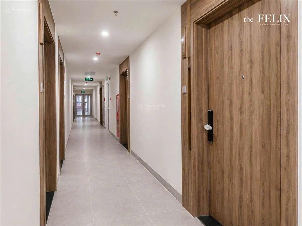 Chuyển nhượng căn hộ 62m2 tại the felix giá chênh thấp. giàu 0909 121 ***