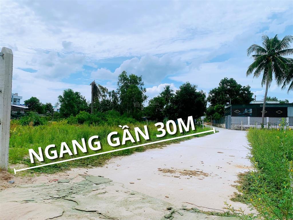 Ngang gần 30m lợi thế gần đầm thuỷ triều, đường ô tô, cách quán cơm gà số 10 chỉ 500m