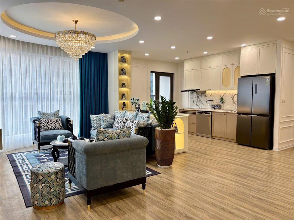 Vợ chồng tôi cần bán gấp căn 3pn full nội thất sẵn sổ đỏ tại chung cư vinhomes gardenia hàm nghi