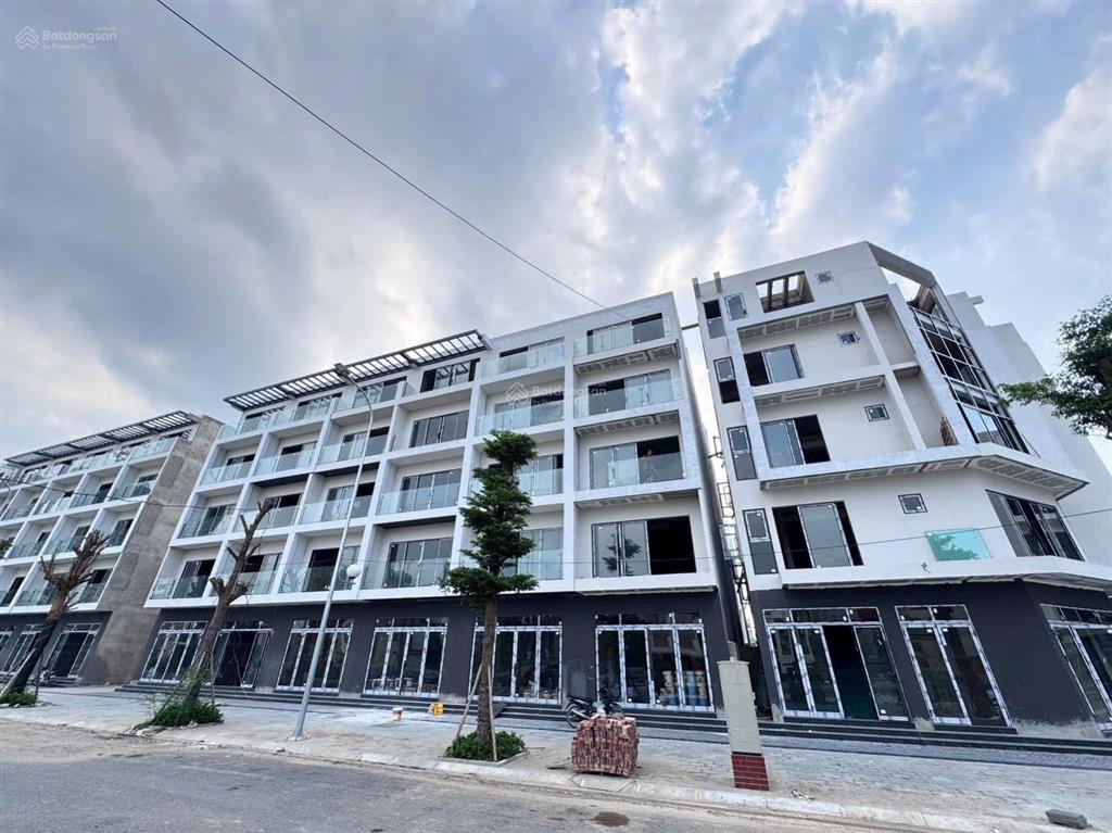 Cần bán gấp lô liền kề dt 75m2 / mt 5m vỉa hè 8m đường 22m kinh doanh siêu tốt