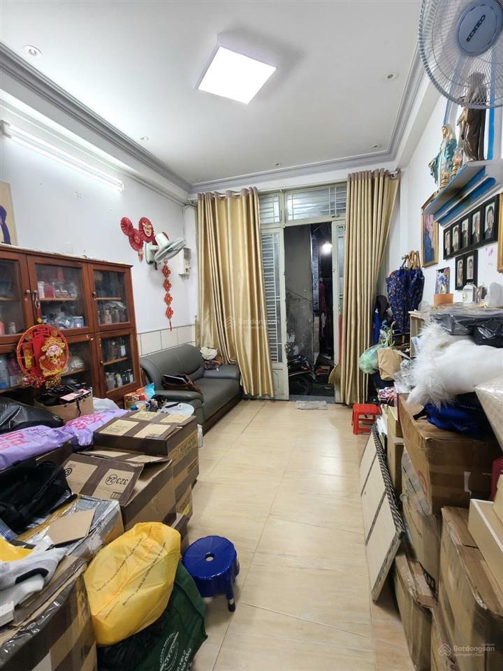 Hiếm có khó tìm nhà trung tâm p.2 tân bình cách mặt tiền lê văn sỹ chỉ 30m 3 tầng đẹp ở ngay
