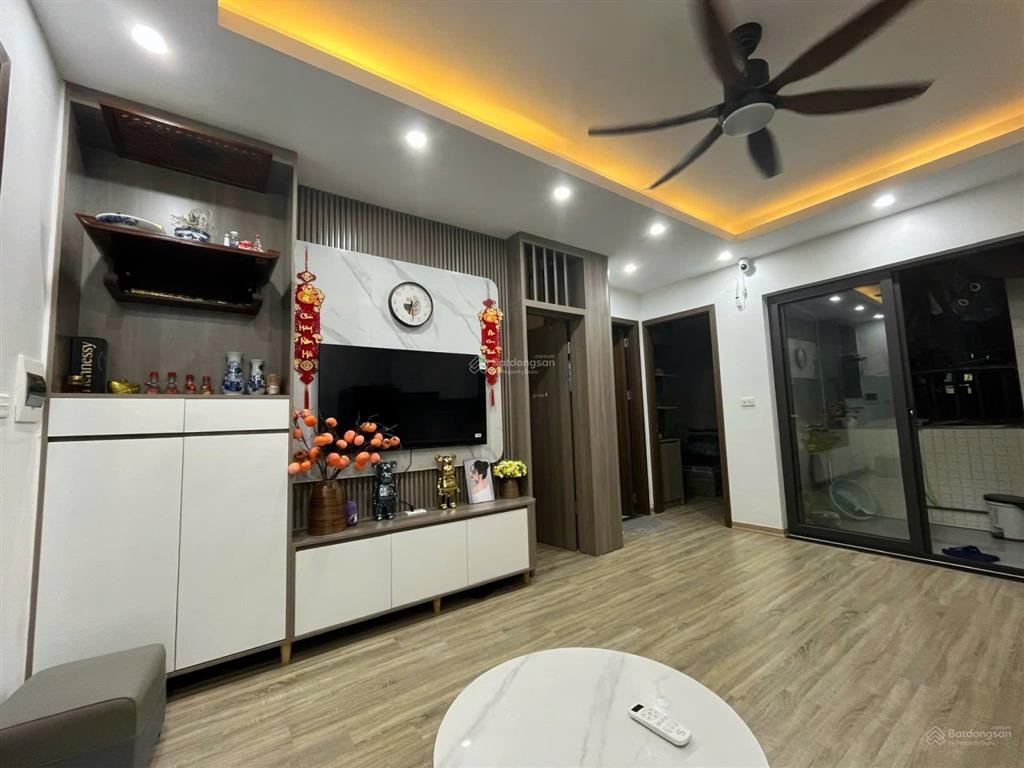 Chủ nhà cắt lỗ gần 1 tỷ cần bán gấp căn 2 phòng ngủ toà hh2 linh đàm, full nội thất, giá 1.5 tỷ