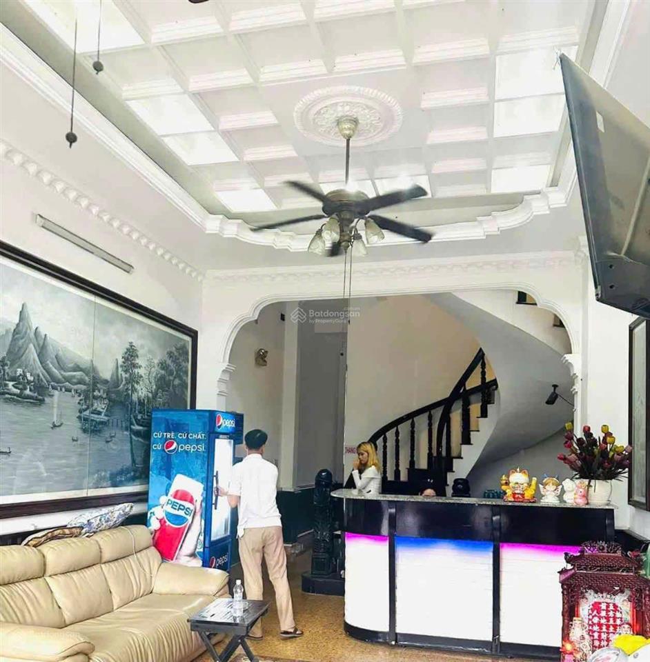 Khách sạn 5 tầng full nội thất thang máy mặt tiền đường hà huy giáp phường thạnh lộc q12
