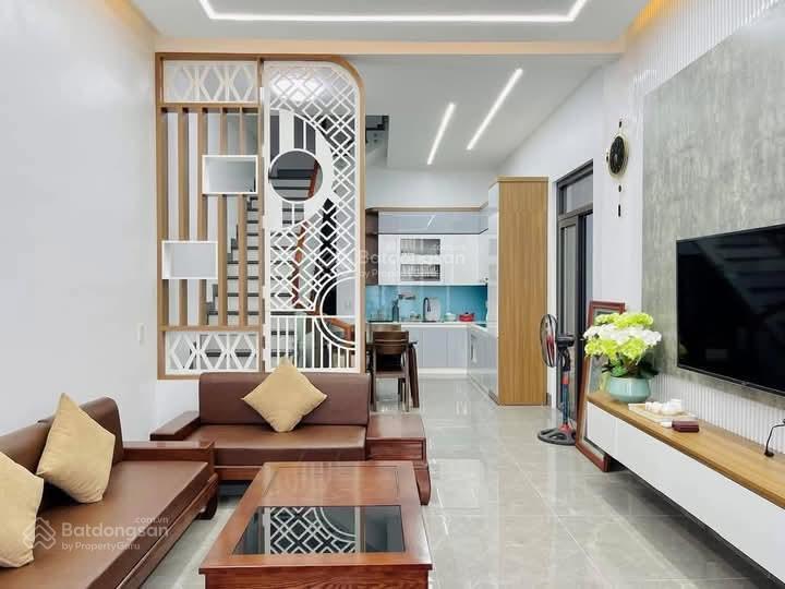 Siêu vip phố chính kinh nhà dân xây lô góc 2 thoáng, ngõ to kd đỉnh, cách 10m oto tránh, dt 40m*5t