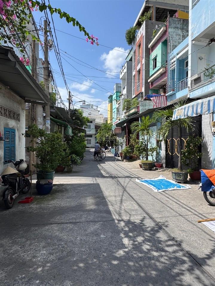 64m2, 3 tầng, lô góc 2 mặt hẻm, xe hơi đậu trong nhà