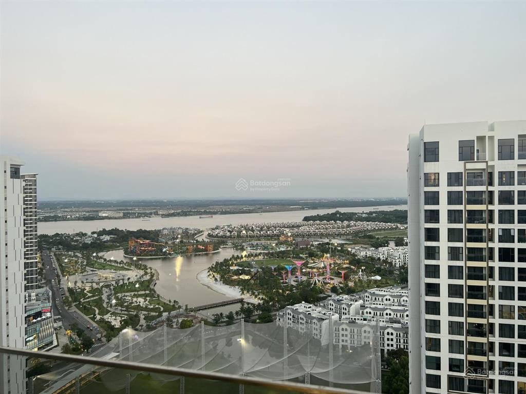 2pn căn góc 4,850 tỷ view công viên 36ha nhà mới sẵn sổ công chứng ngay