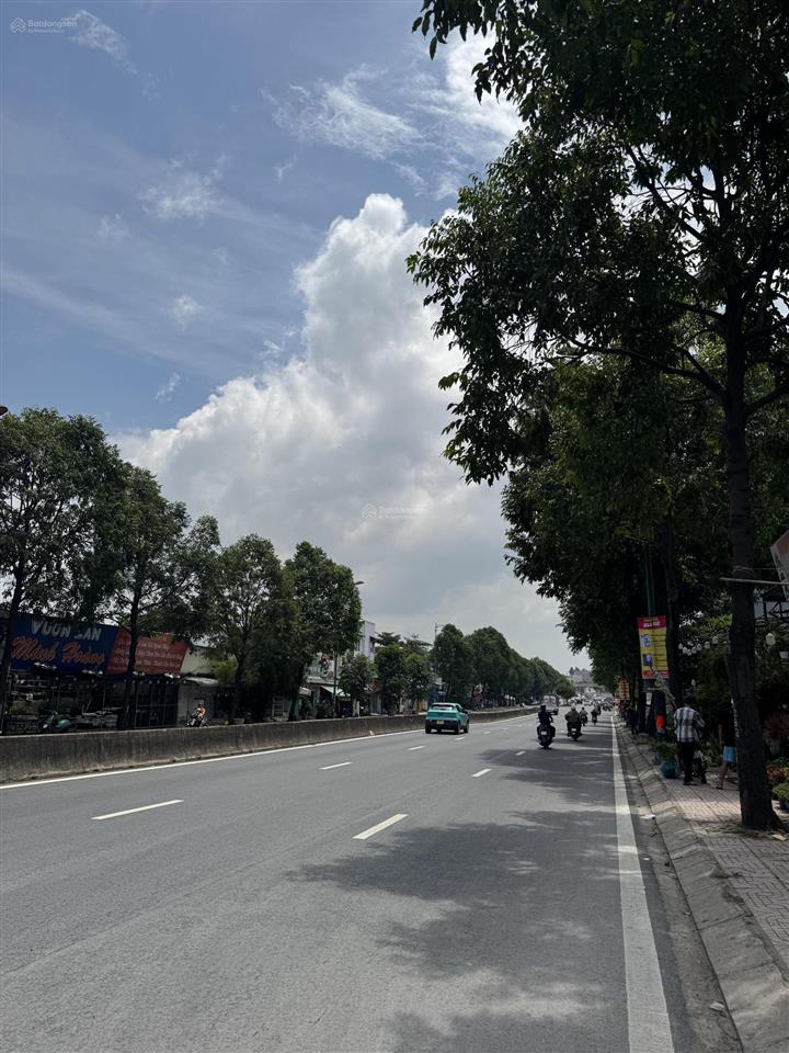 Bán 1000m2 đất, đường nhựa 7m, thích hợp làm kho xưởng, công ty văn phòng.