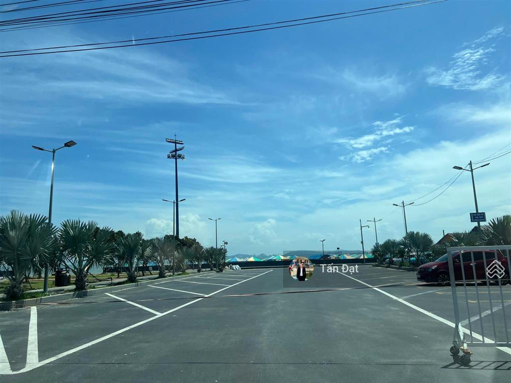 Cần bán gấp đất thổ cư 100m2 phố hai bà trưng, long hải đối diện công viên, gần biển