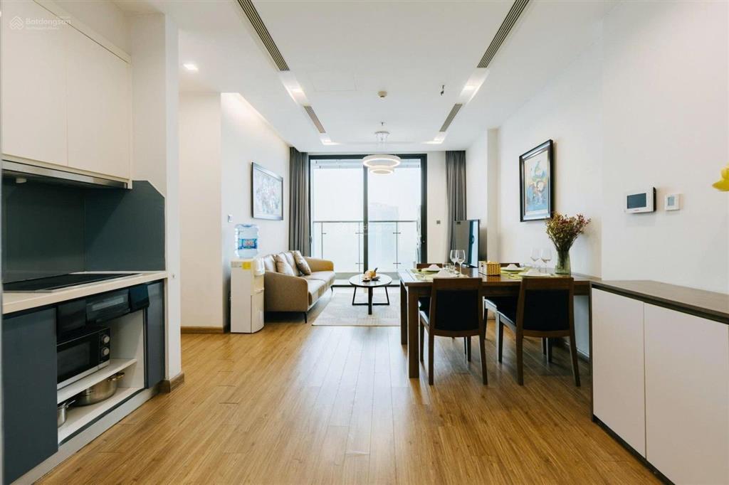 Chính chủ bán căn hộ 2 ngủ 83m2 tại 6th element, full đồ, sẵn sổ. giá 8,5 tỷ