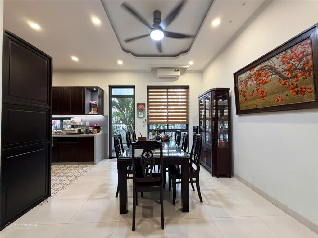 Biệt thự vườn giá chỉ 215tr/m2, sở hữu vị trí đắc địa gần công viên, siêu thị, trường học quốc tế