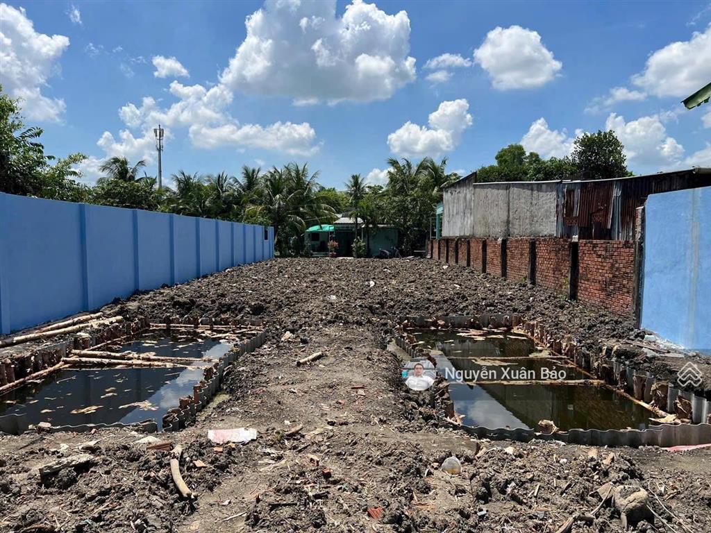 Cần bán nền thổ cư 260m² có 140m² thổ hxh, hương lộ 11, giá 2 tỷ 7. 0909 805 ***