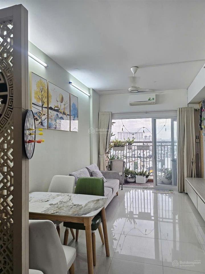 Chung cư lotus garden quận tân phú 2 phòng ngủ bán gấp tặng nội thất. 0898 438 ***