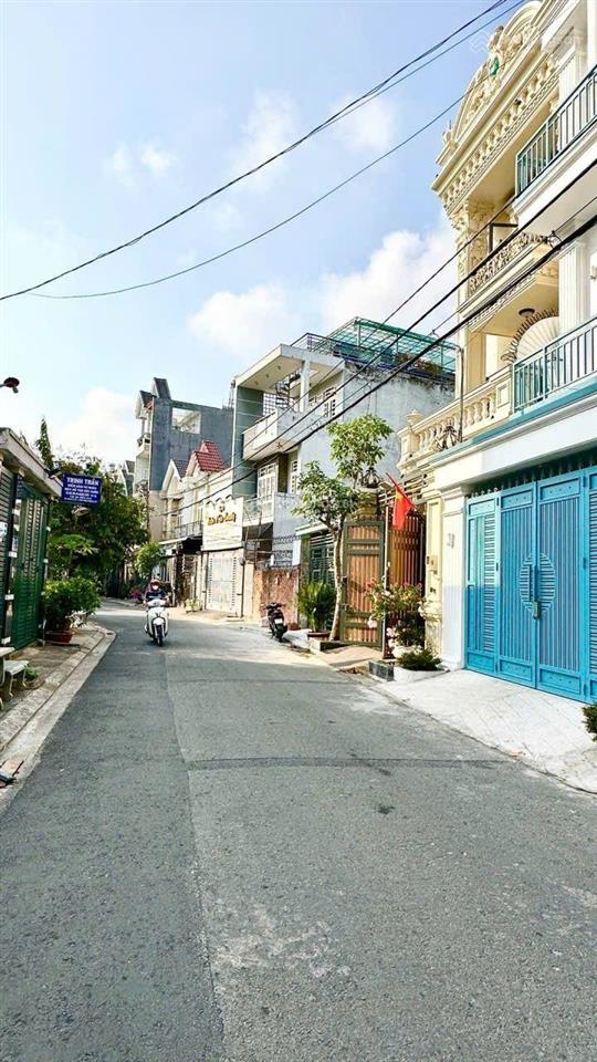 Bán gấp nhà góc 2 mặt tiền nguyễn thị sáu phan văn hớn vào,xã bà điểm giá 6,5tỷ 6,5m x 16m, 3 tầng,