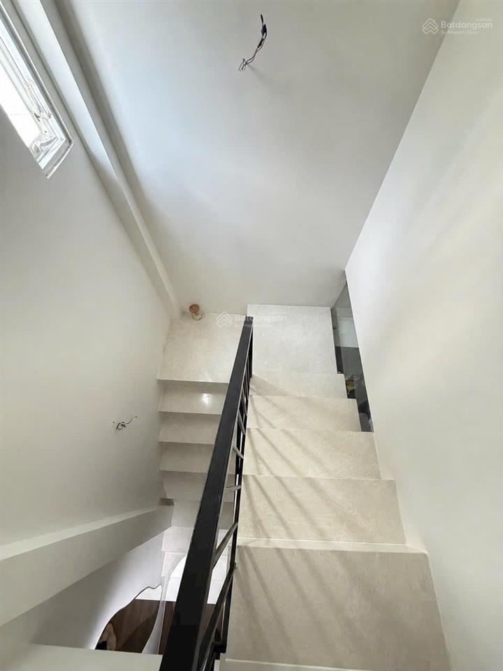 Nhà nhỏ xinh ngay vincom nam long thiết kế hiện đại cách hxh 45m nội thất sang xem nhà ưng ngay