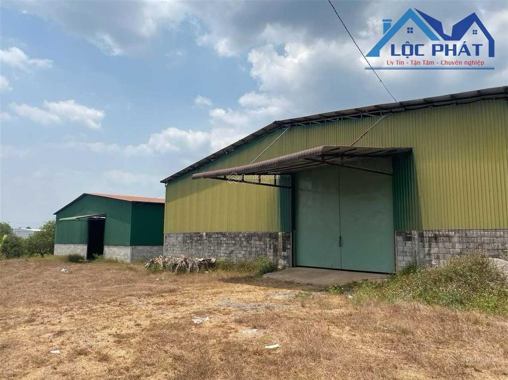 Bán đất nhà xưởng huyện thống nhất đồng nai 23.603m2 có 3000m2 đất skc giá 28 tỷ 0933 725 ***