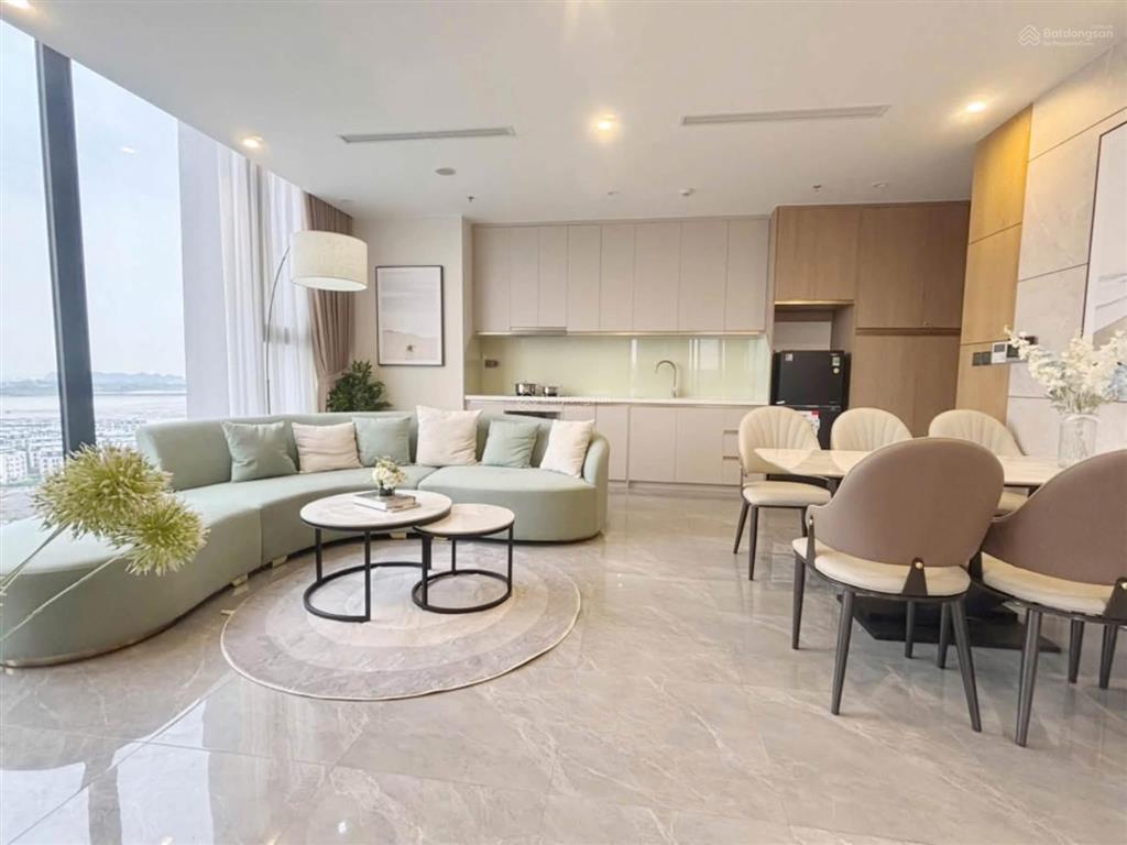 Bán căn góc 3n, 2 mặt view biển, đẹp hiếm có tại dự án, tầng cao, nội thất mới tinh