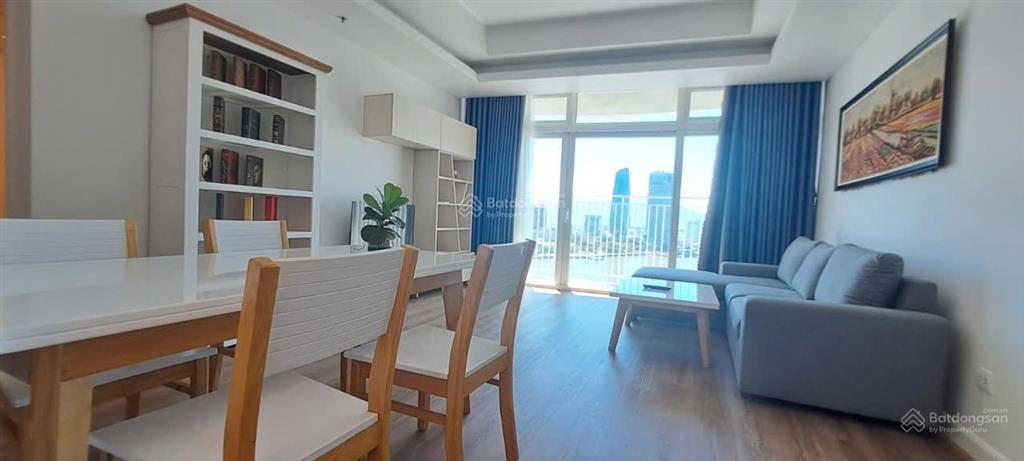 Bán ch azura 2pn dt 95m2 tầng cao, view sông hàn, nội thất đầy đủ 0911 299 *** ms linh