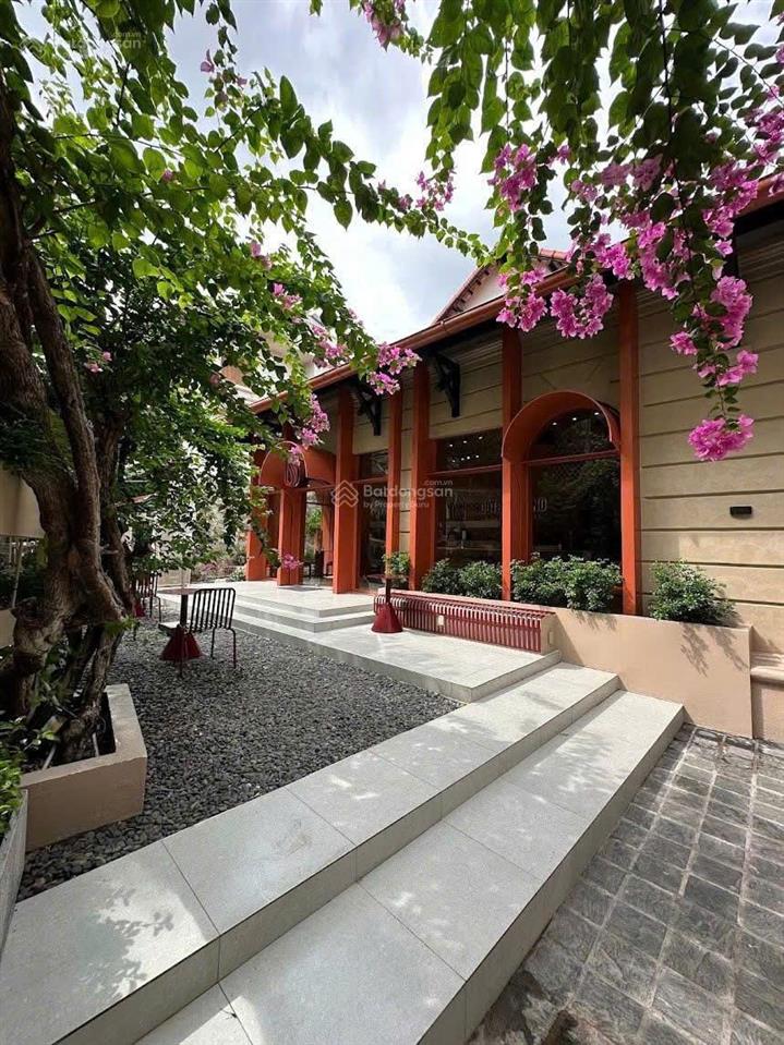 Bán villa sân vườn lõi trung tâm quận 3 pasteur 21 x 25m(280m2) 3 tầng hđt 7000usd/th 160 tỷ