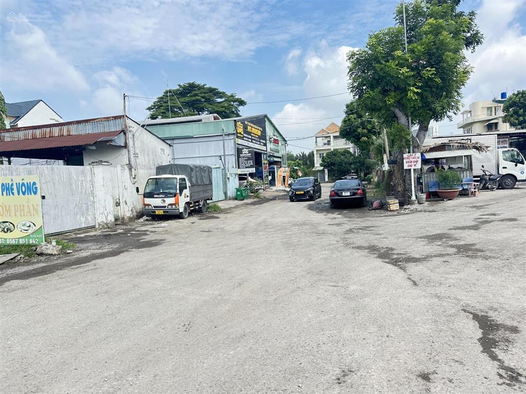 342m2 full thổ ngang 11m, đường võ chí công vào 30m giá bán 77tr/m2