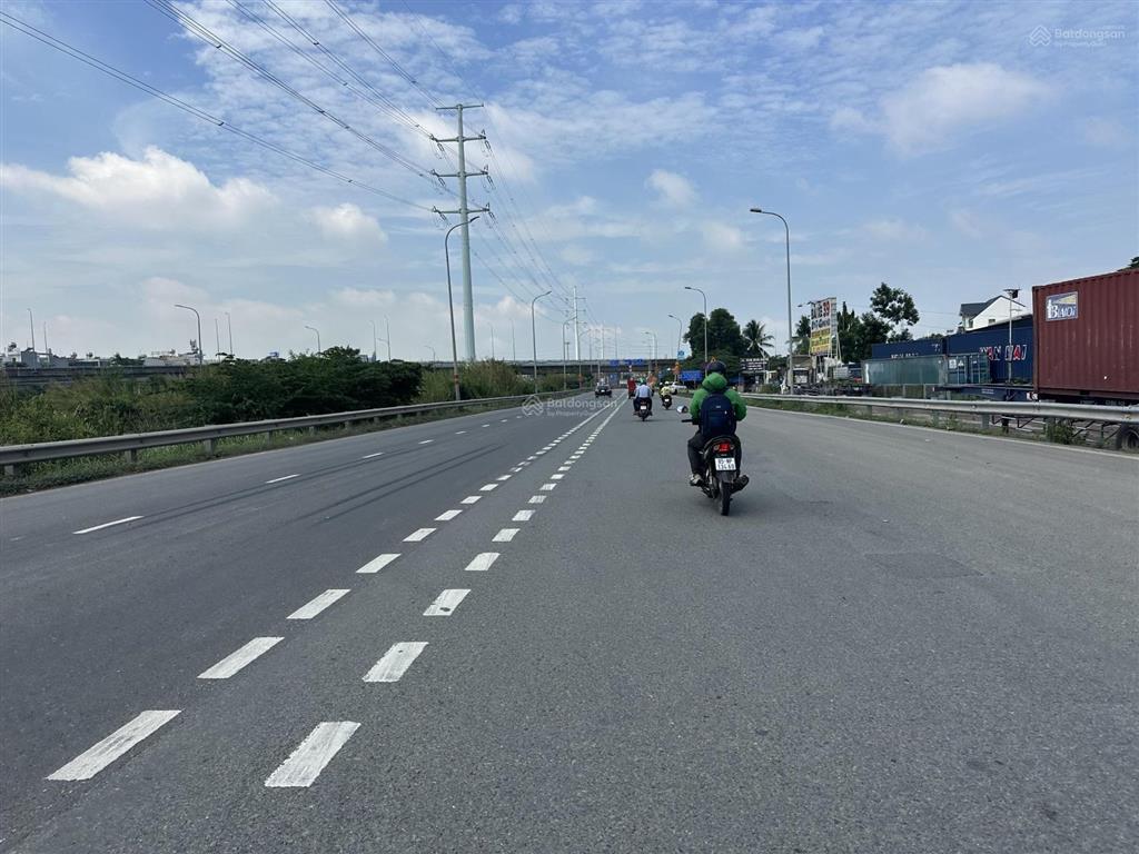 Bán 7462,9m2 đất cln ngang mt 80m mt đường võ chí công giá 30tr/m2