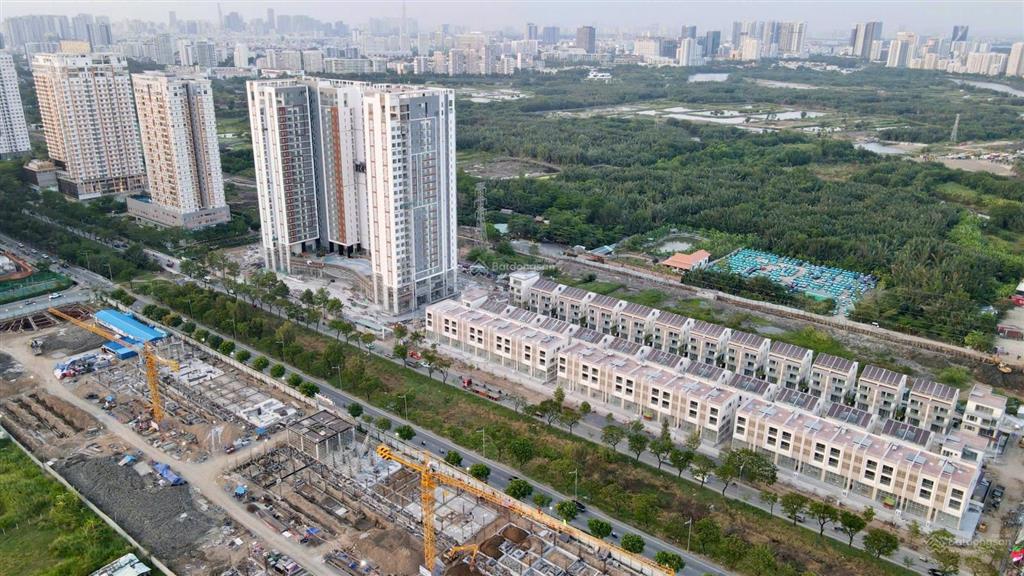 Bán nhanh căn 2 phòng ngủ 74m2 hướng đông nam view biệt thự giá tốt