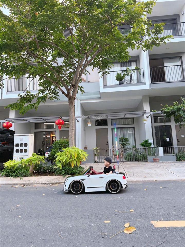 Hiếm khu vsip nhà phố biệt lập, full nội thất xịn, vị trí trung tâm, cho thuê 20 30tr/th