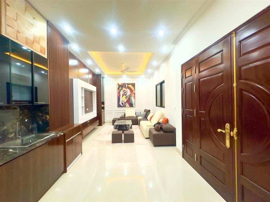 Bán nhà riêng mặt ngõ phố kim mã ba đình, nhà mới xây thang máy. không quy hoạch