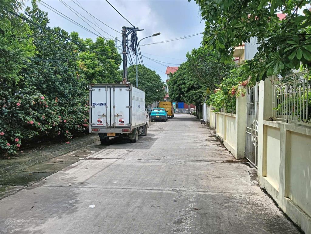 Hàng hiếm có khó tìm 1 lô duy nhất tại tổ 3 chi đông cũ diện tích 42m2 mặt tiền 5 mét