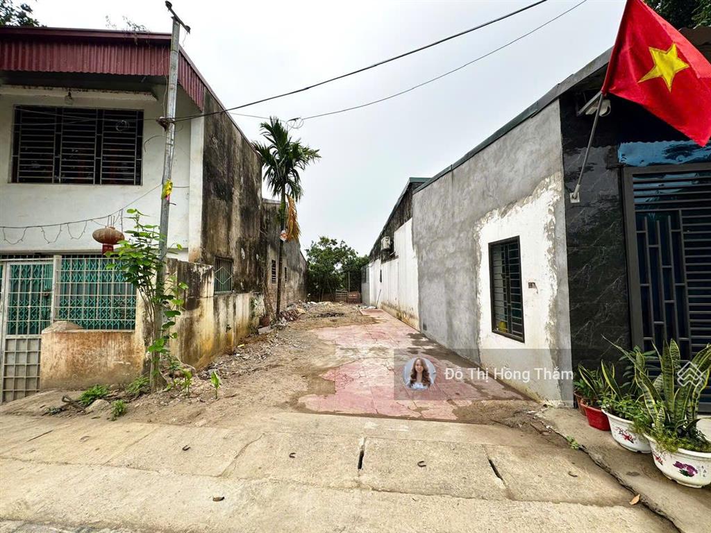 Chuyển nhượng 107m giá tham khảo tốt, cách cổng a khu cn nhuận trạch chỉ 100m