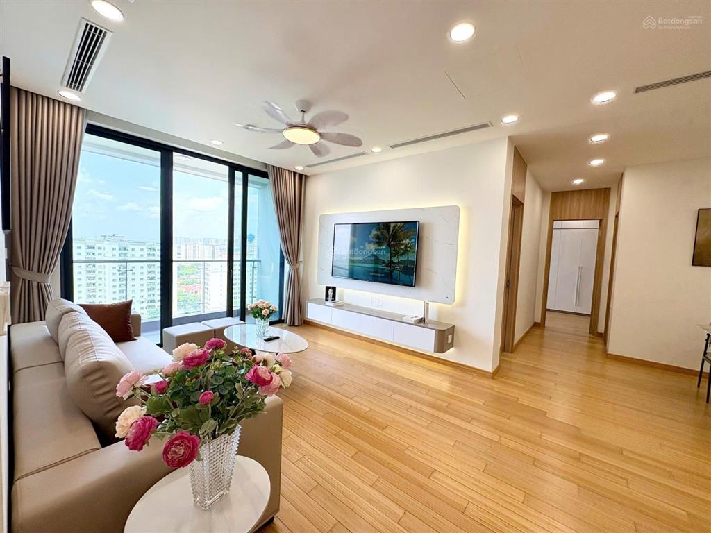 Bán gấp căn hộ 3 p ngủ giá tốt 18 tỷ tại toà 901a starlake tây hồ, full nội thất, sẵn sổ