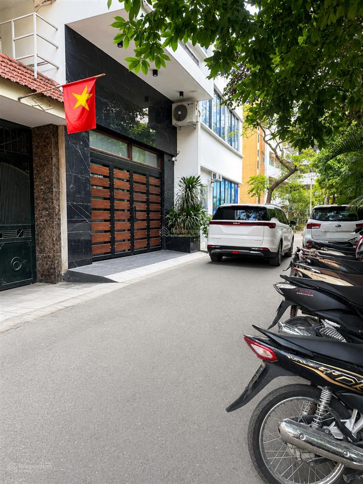 Bán tòa nhà đình thôn 77m 6.5 tầng thang máy dòng tiền chỉ 31.8 tỷ