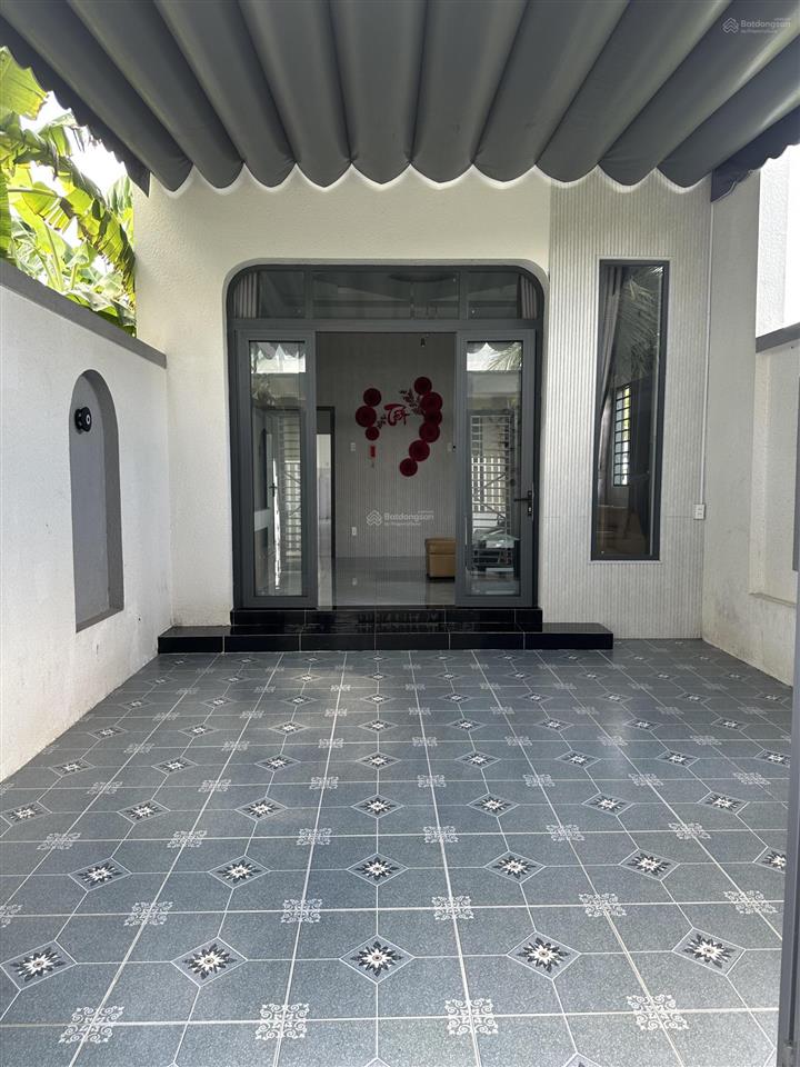 Cần bán nhà đầy đủ nội thất, xe ô tô đậu trong nhà tại phường phú tân tp bến tre cũ vĩnh long mới