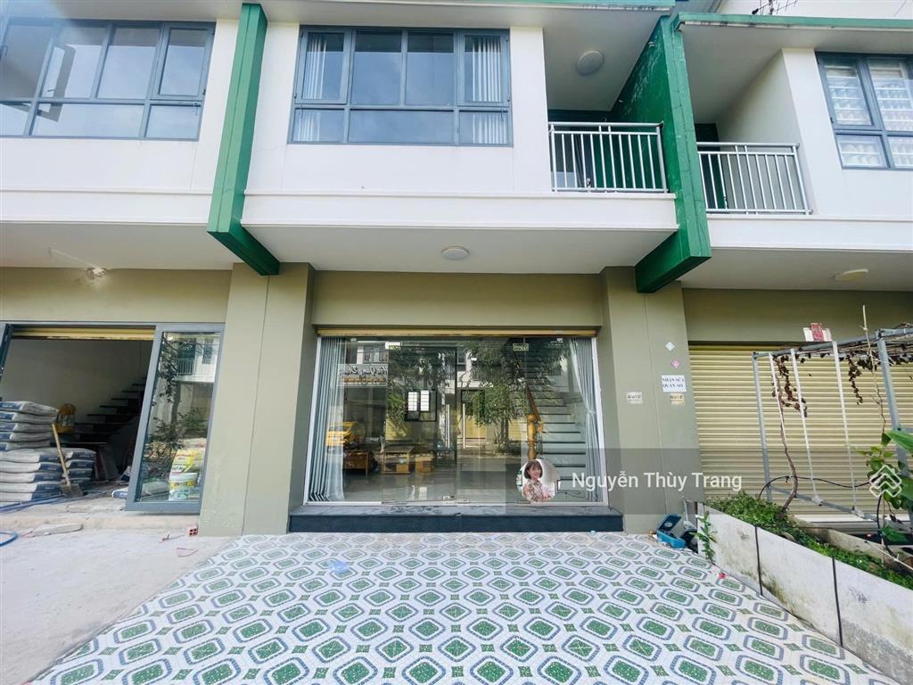 Chủ cần bán gấp căn biệt thự oasis city bến cát 5x16m 2pn giá chỉ 2.150 tỷ, nhà hướng nam