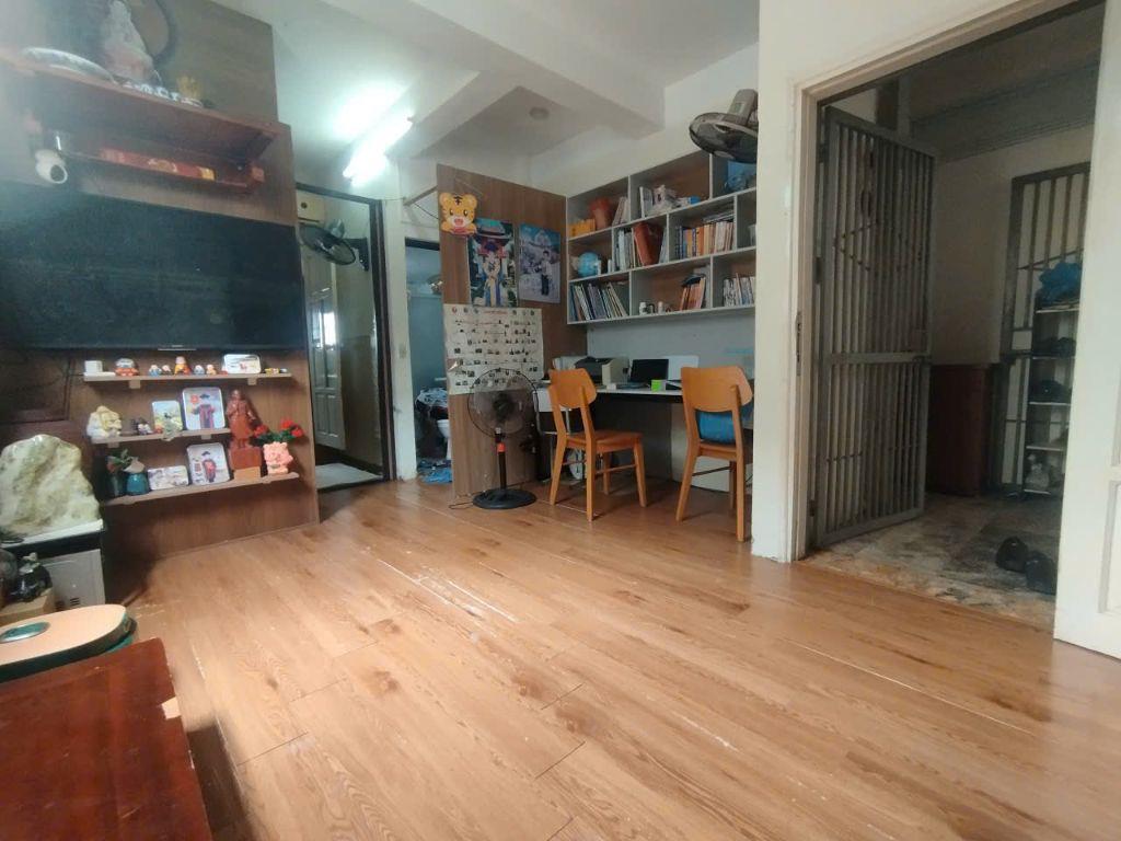 Bán căn hộ chung cư Nhật Tảo thông KDT Ciputra căn góc 39m 2pn 2vs sẵn sổ sang tên ngay