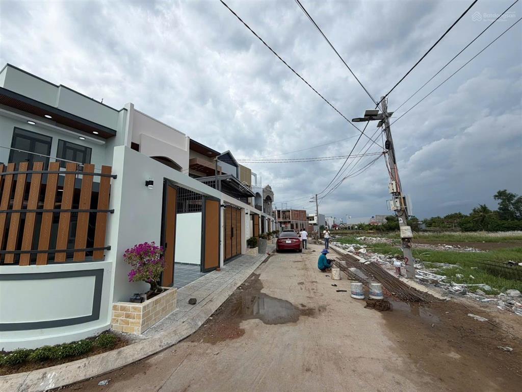 Chủ gửi bán đất thổ cư mặt tiền vị trí đẹp, giá tốt