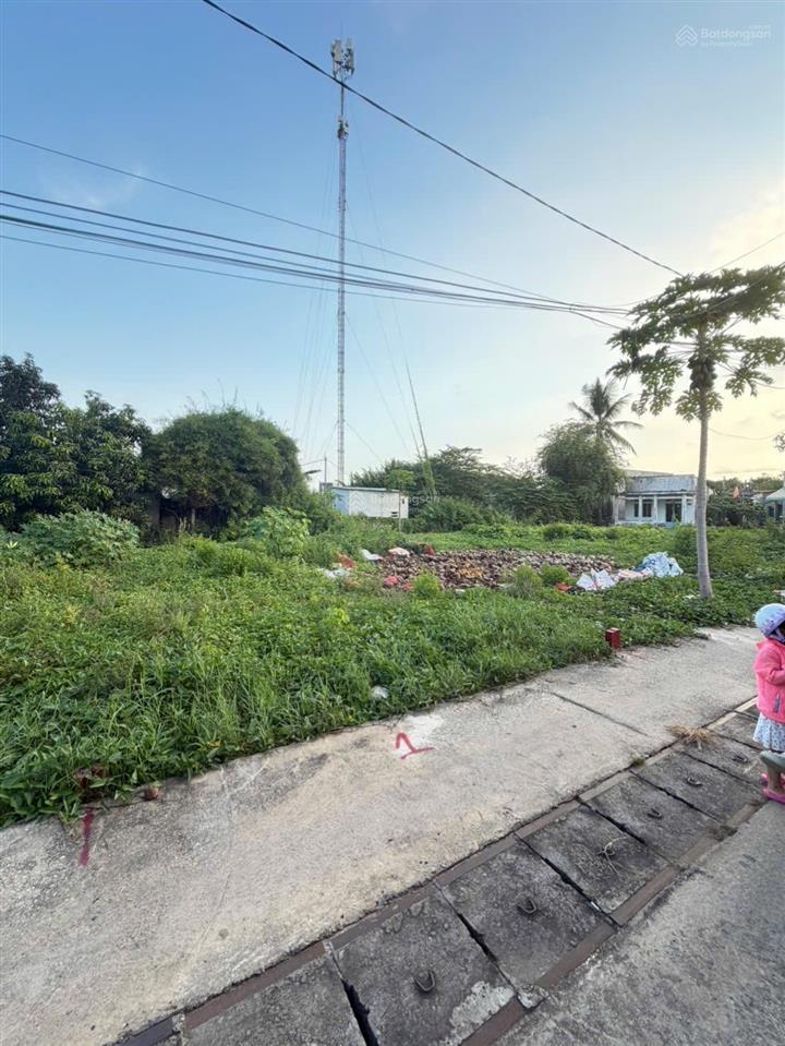 Cần bán lô đất trung tâm thị trấn long điền đường bê tông xe hơi