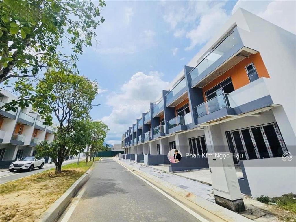 Bán căn nhà 3 tầng đường số 60 thông hồ bơi mỹ gia gói 8 capella nha trang