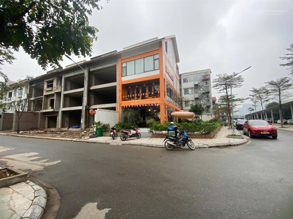 Siêu đẹp! bán gấp liền kề bảo sơn, dt 135m2, lô góc trục thông vinsmart, kd đỉnh, giá chỉ 41.9 tỷ