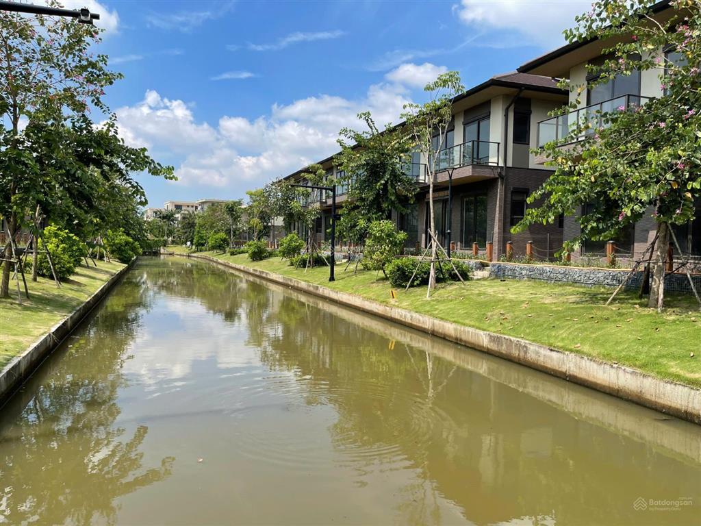39,79tr/m2 biệt thự 480m2 view kênh đào kđt waterpoint. cách hcm 25ph. tiện ích đầy đủ. nhà sẵn