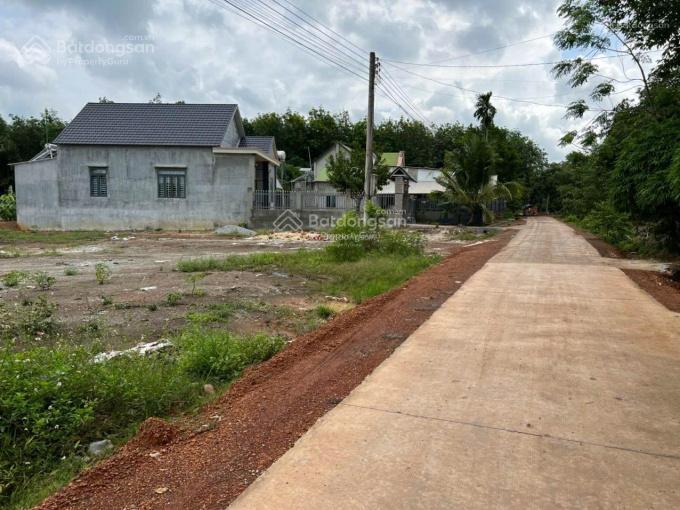 Chính chủ bán 150m2 đất sẵn sổ mặt tiền đường nhựa tại đồng phú