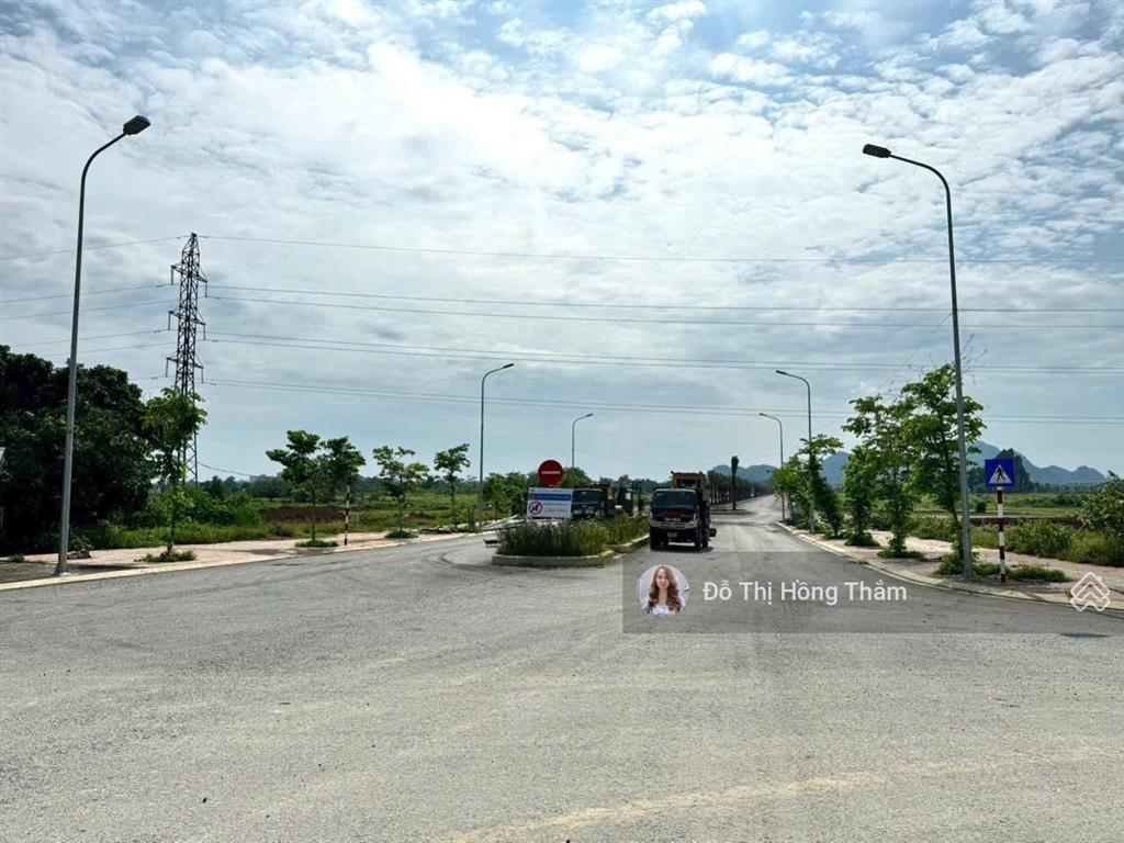 Bán lô góc sẵn nhà thực tế rộng 130m ngay trục chính nhuận trạch tiềm năng, cách cổng b khu cn 70m