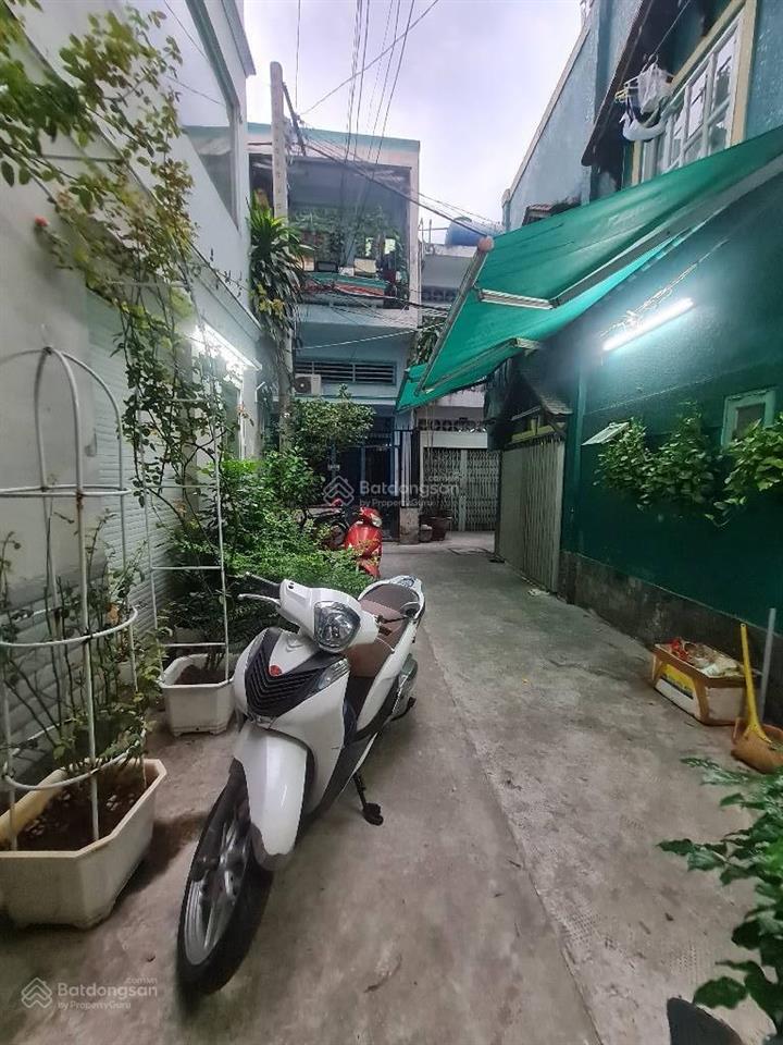 Quận 3 cmt8 68,7m2 9,5 tỷ ngang 11m 2 mặt hẻm phù hợp chdv