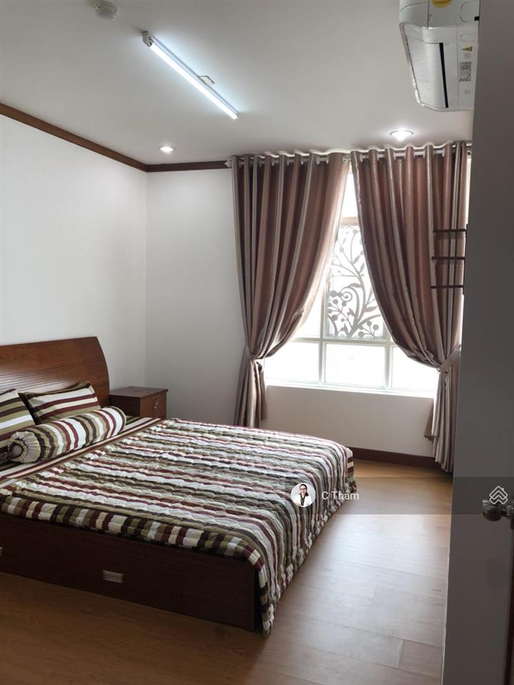 Bán căn hộ giai việt dt 150m2, 3pn, 2wc, nội thất cb, sổ hồng, giá 6.2 tỷ, 0933 888 *** ms thắm