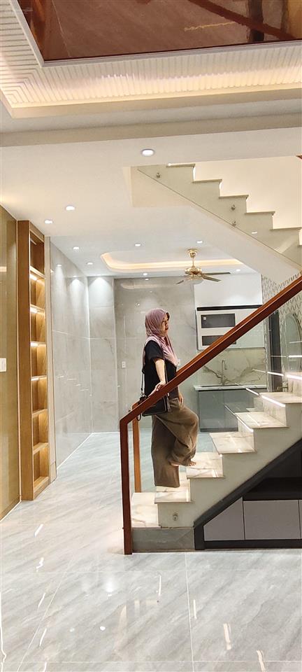 Nhà mới toan, 1 căn ra mặt tiền phạm hùng q8 3 tầng 4,5x10 giá 6,xtỷ