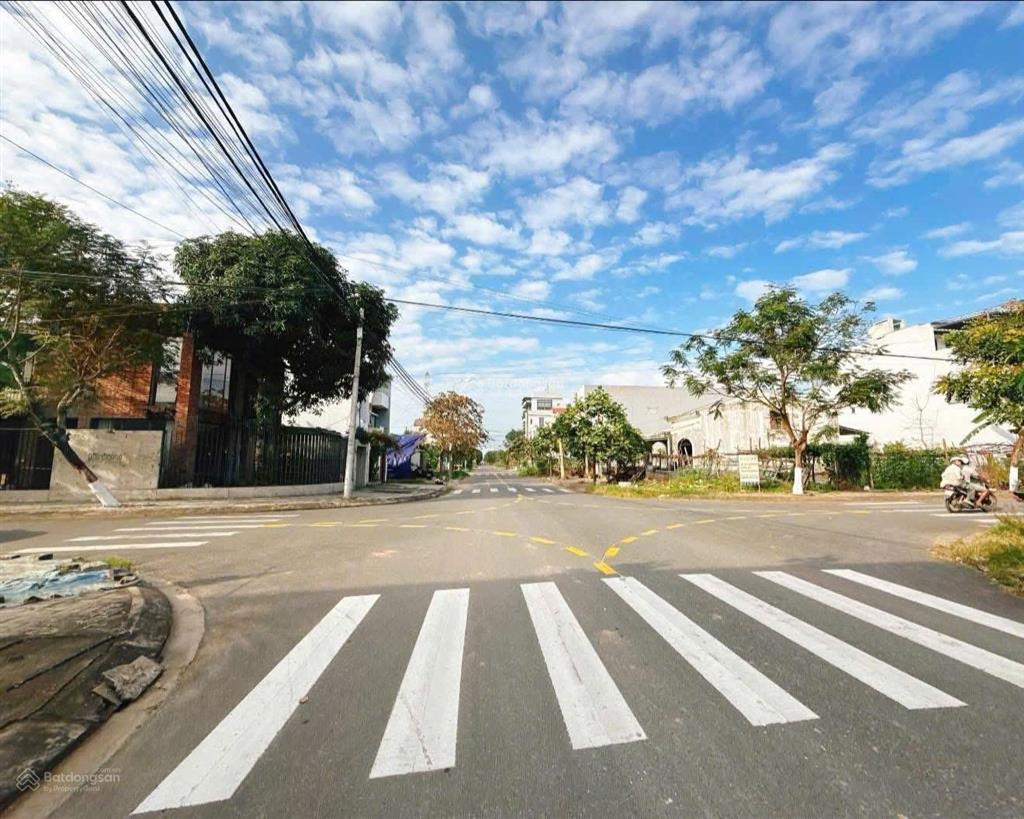 Bán lô góc 2mt đường 7m5 kha vạn cân nguyễn văn tỵ, p. hòa xuân mới , dt 165m2 , giá 7 tỷ 6 tl