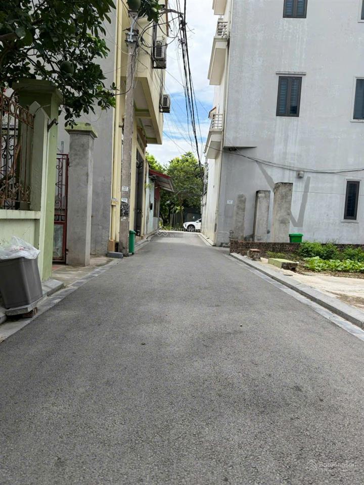Bán 85m2 đất lô góc ô tô 16 chỗ đỗ cửa đông bầu kim chung cách trục 8m chỉ 20m