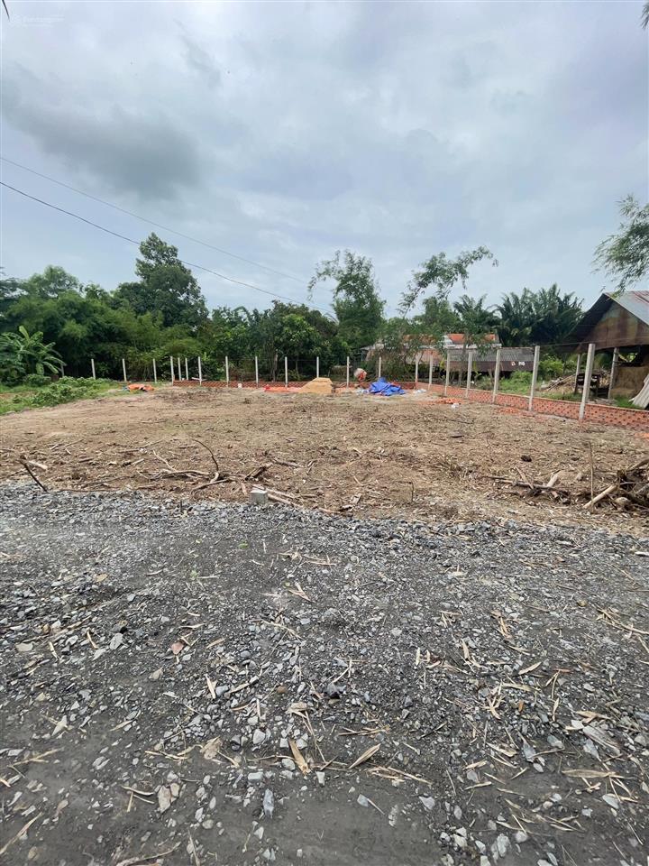 Đất bê tông thịnh vượng đức hoà thượng mới ra giá hiếm 590 triệu/ nền, thổ cư, sổ hồng, dân đông.
