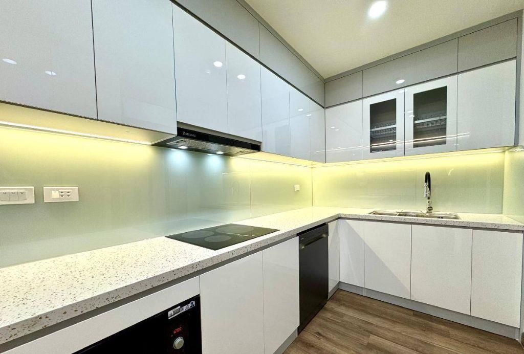 Bán căn hộ 3 phòng ngủ ( 130m2) chung cư cao cấp Ngoại Giao Đoàn