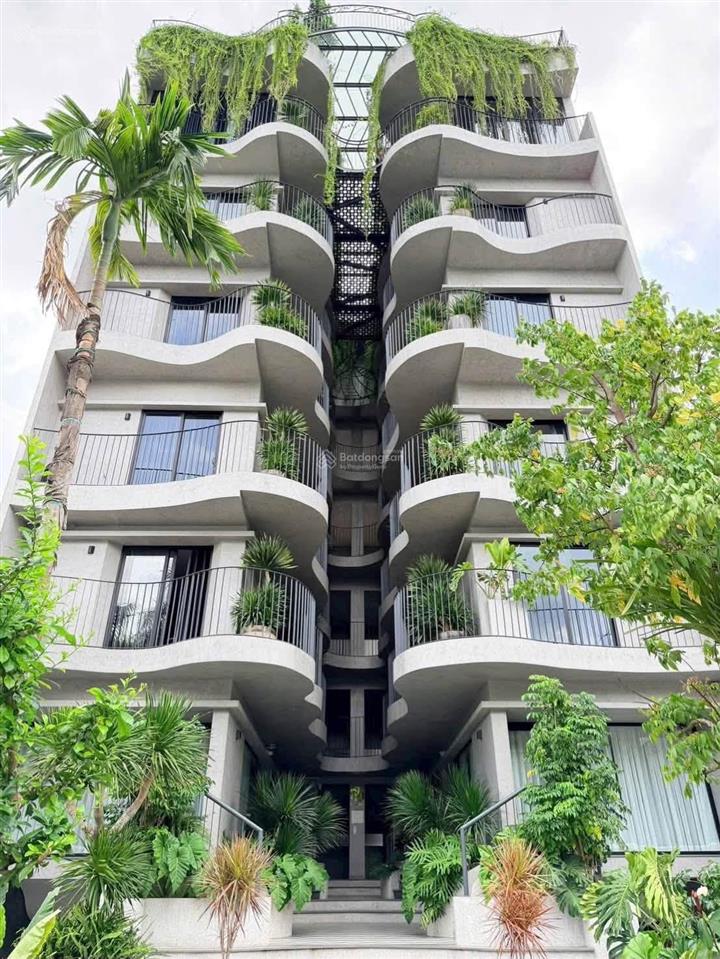 Giá rẻ đất xây cao tầng ngay trần não, quận 2 0913 083 ***